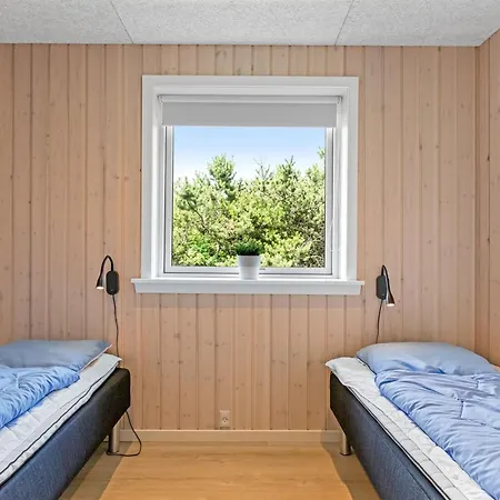 Emeli - 400m From The Sea By Interhome