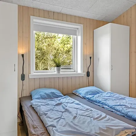Emeli - 400m From The Sea By Interhome